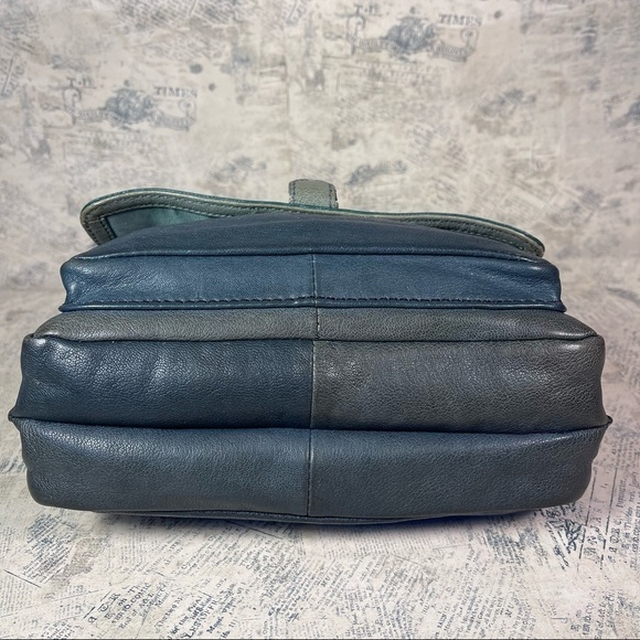 Fossil Crossbody Leather Bag - Picture 6 of 14